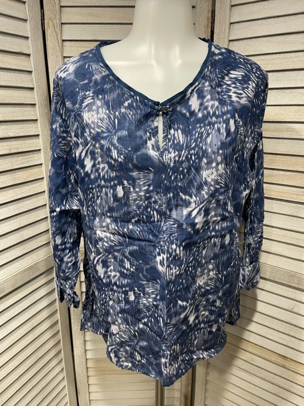 Calvin Klein Jeans Navy & White Abstract Button-Notch Blouse